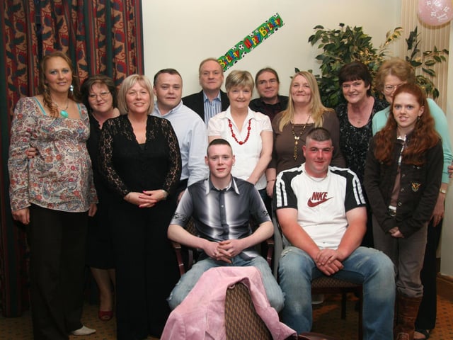 Rose, Ellen, Margaret, Derek, Jim, Siobhan, Mixie, Christine, Margaret, Laura, Evelyn, Sean and Niall 0122JML : Parties and celebrations across Derry in May 2006.