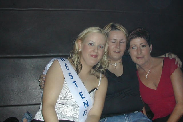 Ladies partying in Zone in Buncrana 20 years ago.