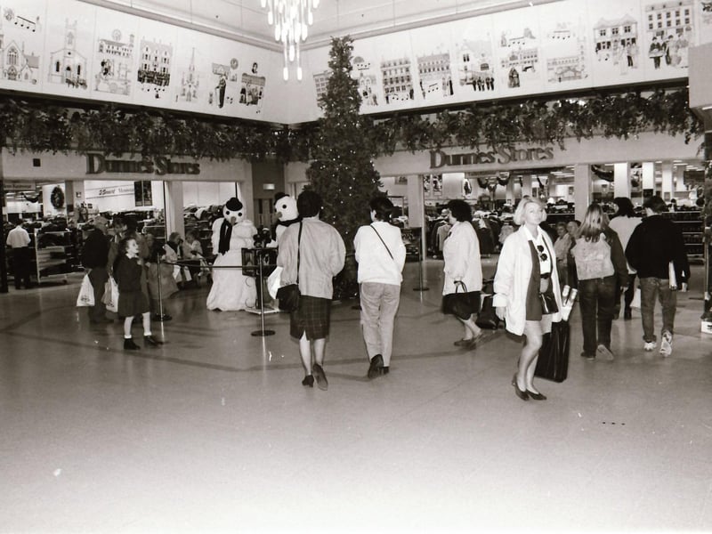 Shoppers and some of the stores at the Richmond Centre back in 1994.
