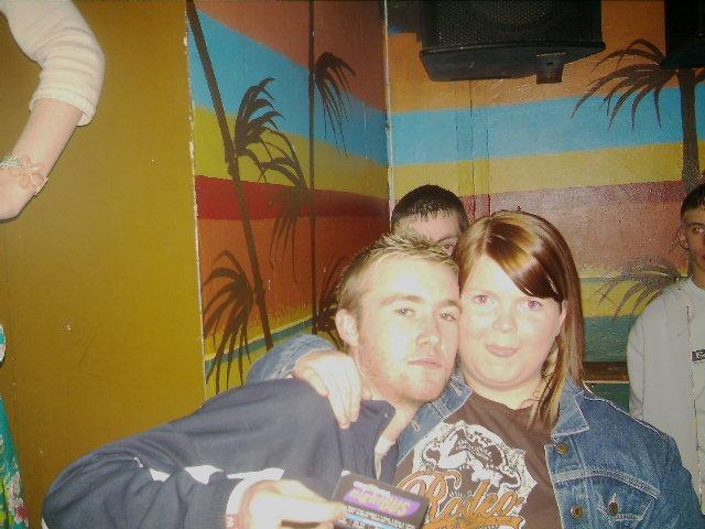 Exif-JPEG-422 : Out Last Night pictures in Derry bars in May 2005.