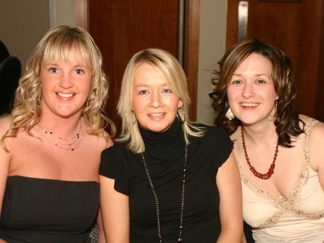 Staff from the First Trust Bank enjoying the Christmas party in the City Hotel . 1845/dd. : Christmas and New Year Parties 2006.