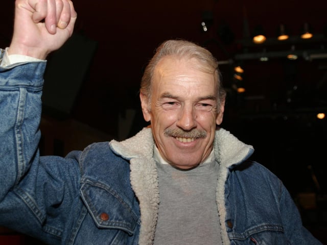 Pictures of Derry people partying in November 2003