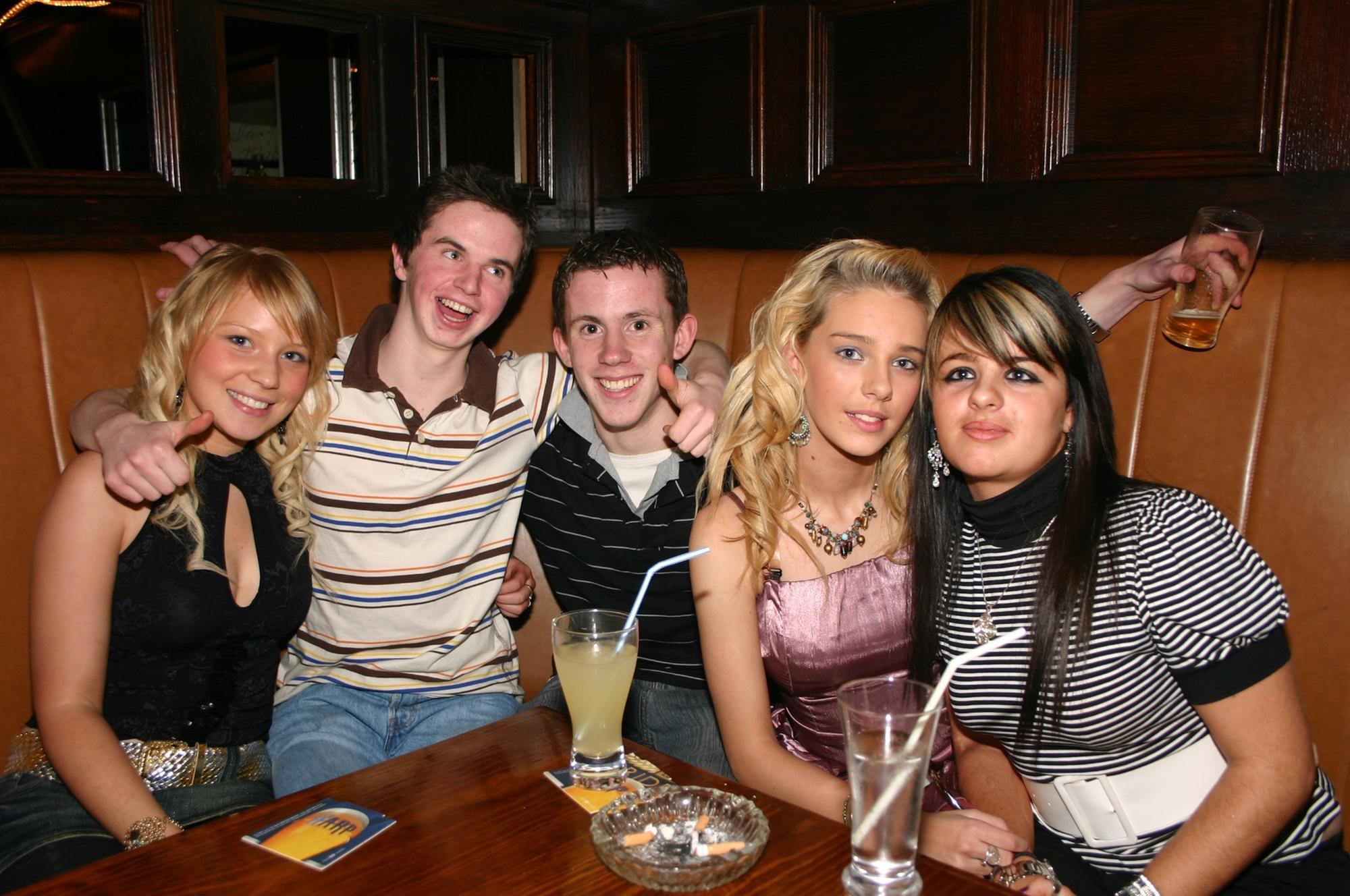 Left to right Sean, Scott, Karla, Bronagh and Natilie enjoying thr party. 2216/dd : Parties and celebrations January 2006: Erin Connolly.