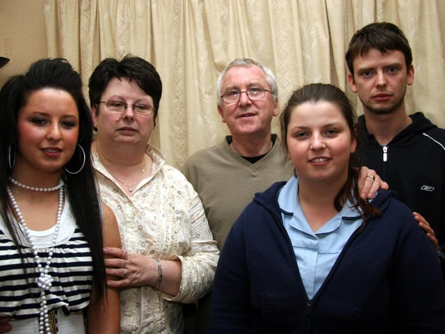 Emma pictured with her mum Liz, dad Joe, sister Rachel and brother David on the occasion of her 18th birthday.0002JML : Parties and celebrations March 2006: Emma Doherty.