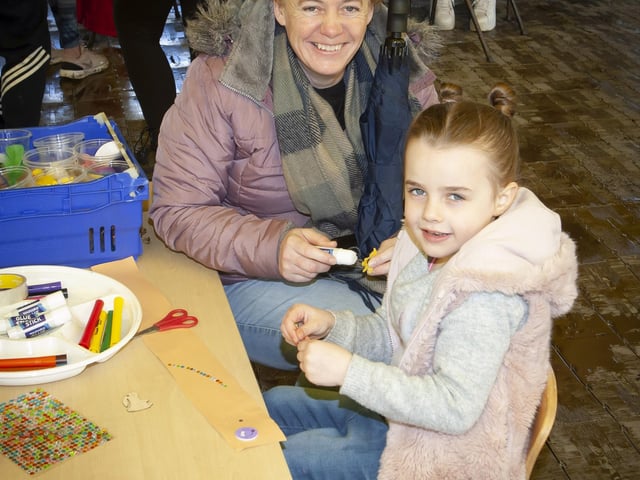 Mum Christine and Mia (6) Dolan enjoying taking part in some artwork at the Feile Spring In The Park Fun Day at Bull Park on Saturday last. (Photos: Jim McCafferty Photography)