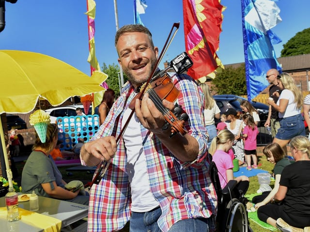 Musician and singer Richie Remo provided the entertainment at the Annual Farland Way Hazelbank Big Lunch. Photo: George Sweeney