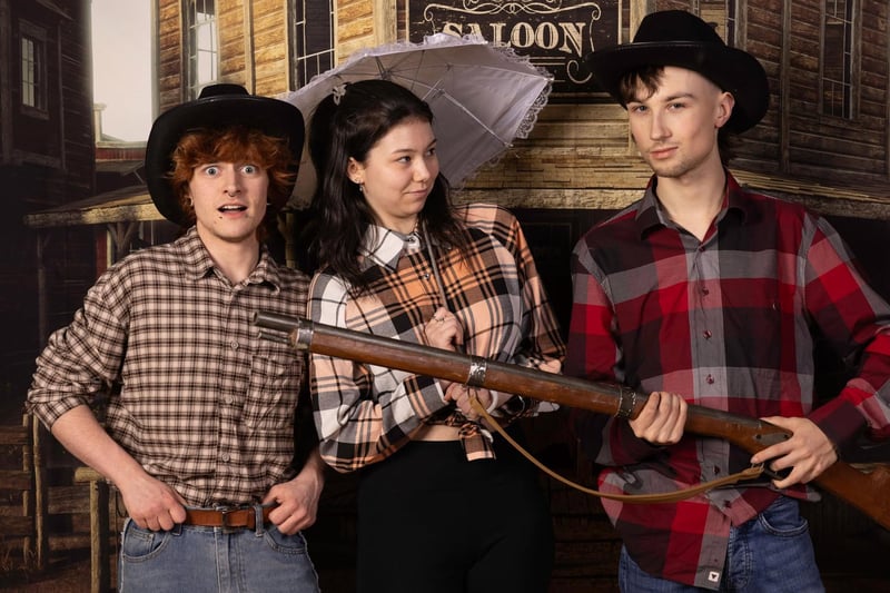 Members of the ensemble of Oklahoma.