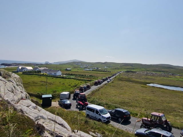 And they're off down hill as the convoy heads out across Inishowen.