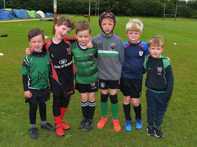 Some of the children who participated in the recent City of Derry Youth Rugby Summer Camp.  Photo: George Sweeney. DER2331GS – 46