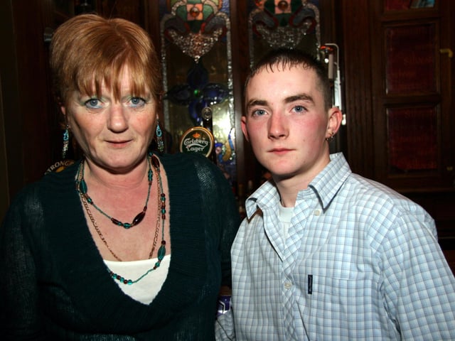 Paddy celebrates his 18th birthday with his aunt Jean 0007JML : Parties and nights out in March 2006