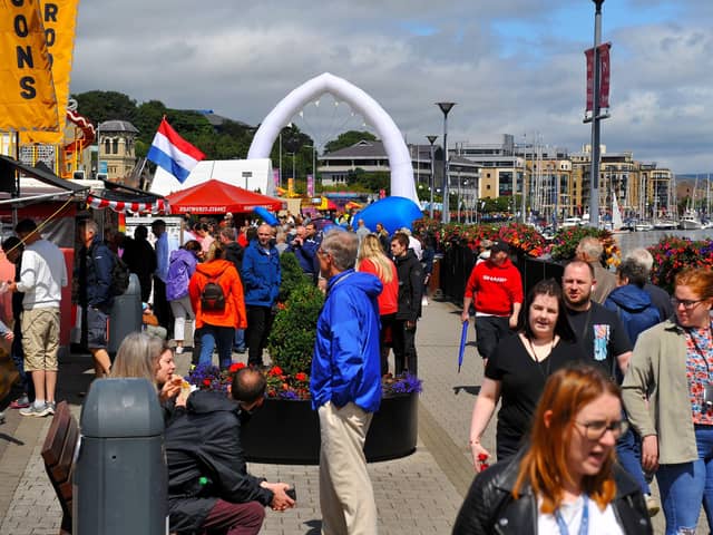 Some of the large crowds visiting the Foyle Maritime Festival. Photo: George Sweeney.  DER2229GS – 053