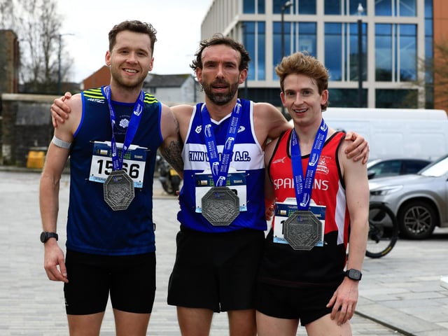 Runners taking part in the Bentley Group Walled City 10 Mile race, Ebrington Square. (Photo - Tom Heaney, nwpresspics)