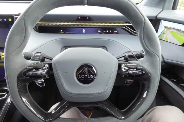 Lotus Eletre.