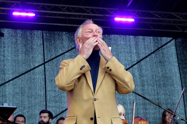 Phil Coutler greets the large attendance in Ebrington Square prior to the live performance of his iconic hit ‘The Town I Loved So Well’ on Saturday afternoon last. Photo: George Sweeney.  DER2240GS – 09
