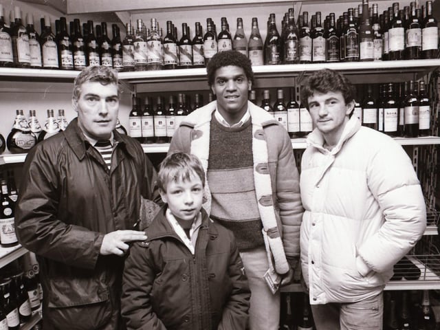 Nelson Da Silva and Noel King meet Derry City fans and staff at Superfare Off Licence.