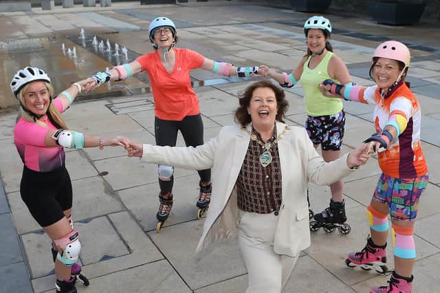 Mayor Patricia Logue with members of the "Skate Squad" who will be taking part in the BMW Inline skating Marathon this Saturday. From left are Amanda Murphy, Andrea Devlin, Susan Houston and  Una Patton. (Photo - Tom Heaney, nwpresspics)
