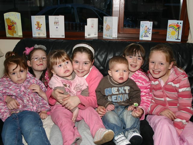 Shea Ward pictured centre with the girls Aoife, Victoria, Georgie, Louise, Megan and Christine 9458dd : .