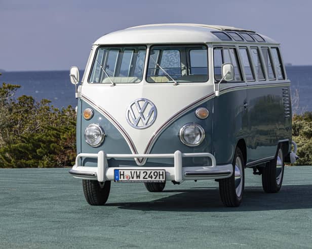 1962 T1 Microbus special model 'Samba bus'.