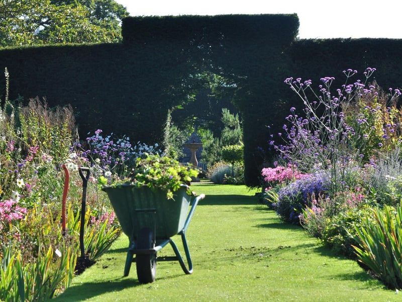 Free Entry April 28 10:00-17:30. Great way to get outdoors described as “a day painting in the historic walled garden and surroundings of Brook Hall Estate & Gardens on the periphery of the City of Derry in the company of other artists.”