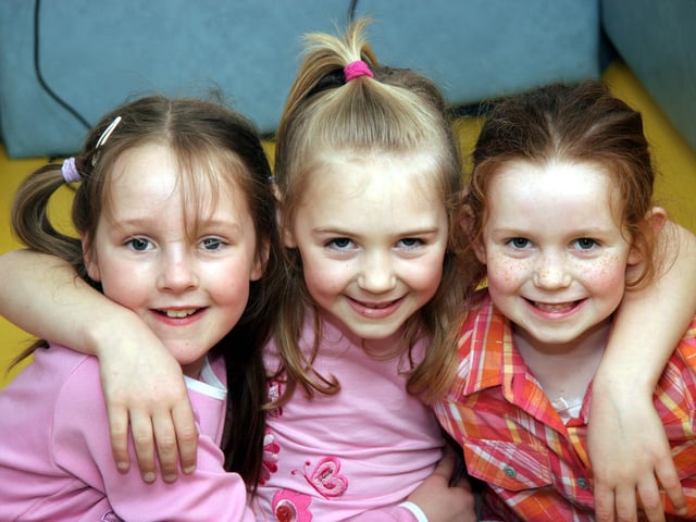 Friends Neavh, and Cara, help Tara celebrate her 7th birthday on the party bus.0032JML : Parties and celebrations April 2006: Tara Dawick.