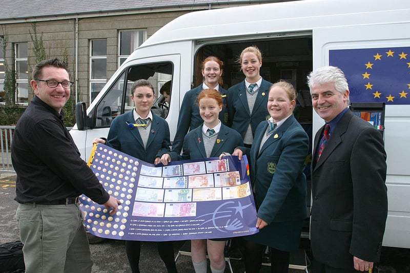 Jonathan Stewart bringing the European Awareness Day roadshow to Thornhill College. Visiting the exhibition are students (from left) Fionnuala Woods, Sinead McDermott, Nicola Dooher, Margaret O'Leary and Elizabeth O'Leary, with teacher Brian Douglas, European Awareness Co-ordinator.
