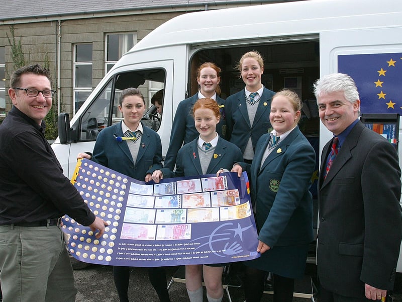 Jonathan Stewart bringing the European Awareness Day roadshow to Thornhill College. Visiting the exhibition are students (from left) Fionnuala Woods, Sinead McDermott, Nicola Dooher, Margaret O'Leary and Elizabeth O'Leary, with teacher Brian Douglas, European Awareness Co-ordinator.