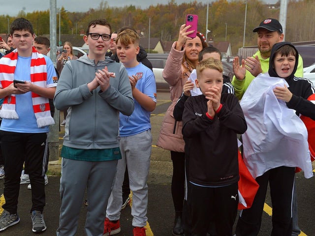 Fans gather at Brandywell Stadium on Saturday morning to give wish Derry City players and coaches good luck as they depart for Dublin ahead of tomorrow’s FAI Cup Final against Shelbourne. George Sweeney. DER2244GS – 51