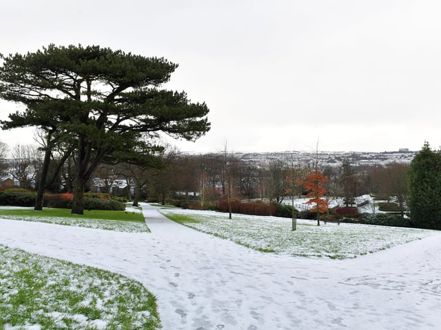 A light covering of snow in Brooke Park on Tuesday morning. Photo: George Sweeney