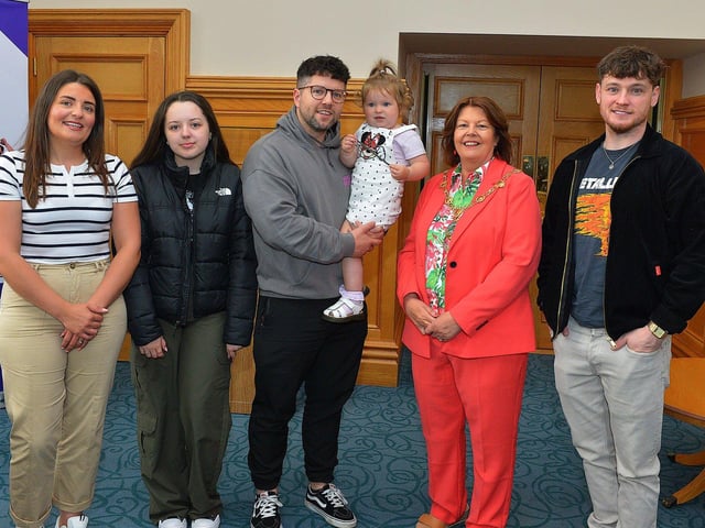 Mayor Patricia Logue pictured with singer Ryan McMullan and Danielle, Sophia, Nathan and Sienna Starrs family who won tickets to Ryan’s forthcoming gig ‘Live in the Square’, Ebrington on 25th August. Photo: George Sweeney. DER2331GS – 66