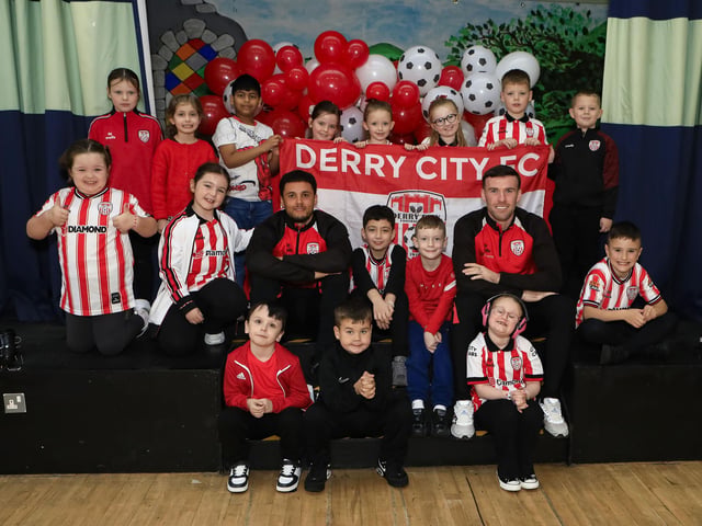 DCFC pre-Cup final visit to Longtower PS Patrick McClean and Tyler Smith. (Photo - Tom Heaney, nwpresspics)
