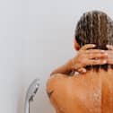 Taking a cold shower can bring benefits (photo: Pexels)