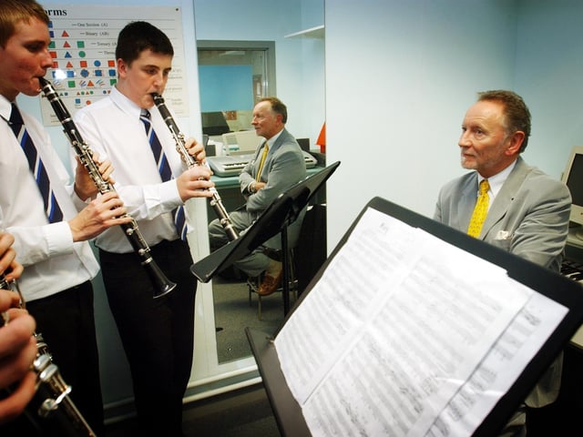 Derry and Donegal secondary school pupils in October 2003
