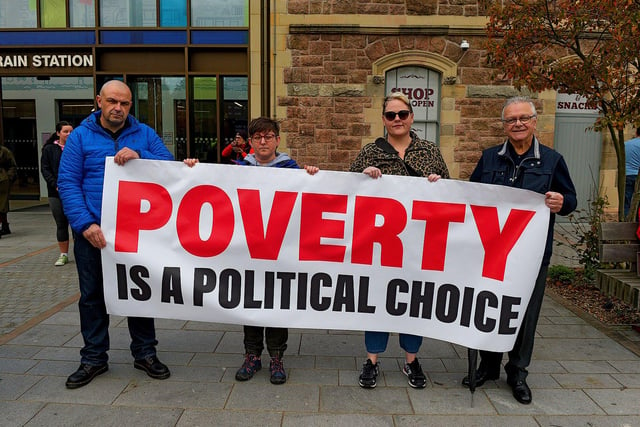Demonstrators who participated in the Derry Against Fuel Poverty march and rally on Saturday afternoon last. Photo: George Sweeney.  DER2239GS – 107