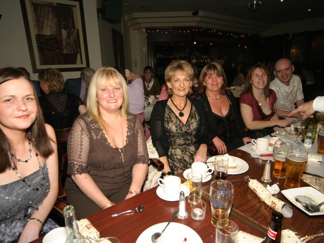 Tescos Lisnagalvin Christmas Party at Pitchers Wine Bar.0237JML : Parties in December 2005.