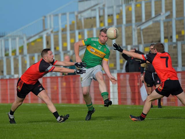 Foreglen veteran Kevin O'Connor remains a key link in the O'Brien's attack: George Sweeney.  DER2239GS – 089