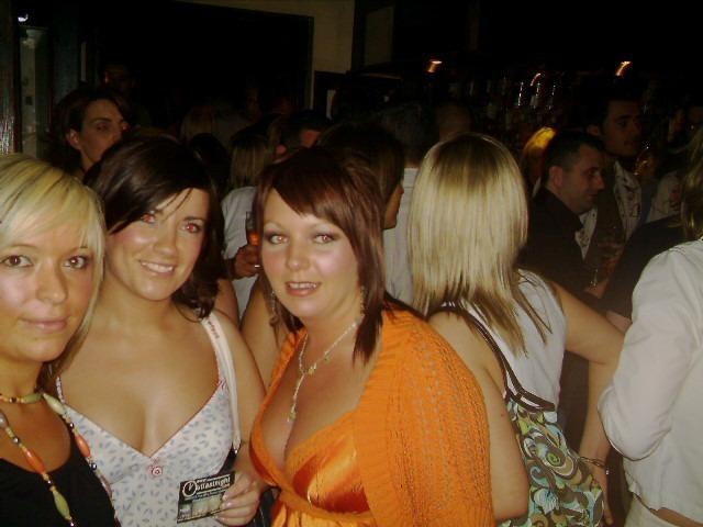 Exif-JPEG-422 : Locals having a good time at Derry's nightlife spots back in June 2005.