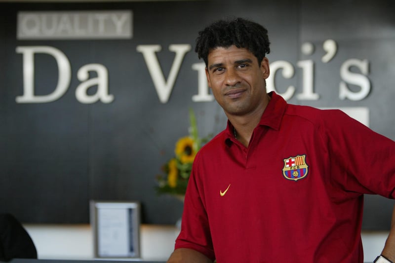 Barcelona manager Frank Rijkaard relaxes at Da Vinci's Hotel. (1208JB152) (pic. Joe Boland)