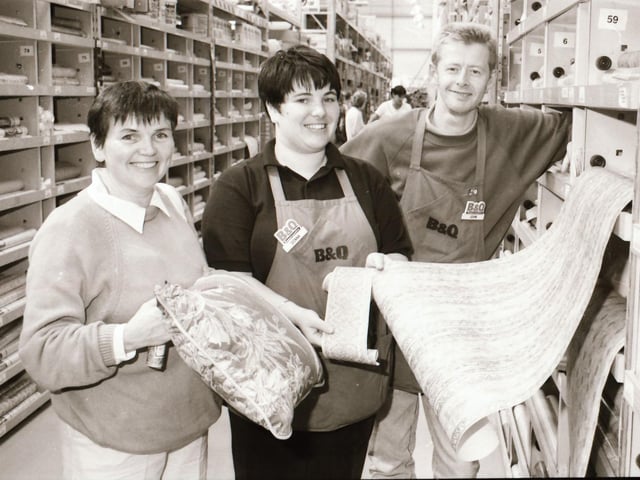 B&Q staff and customers in Derry in 1995.