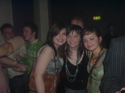 Derry folk captured enjoying a night out in Sugar, January 2006.