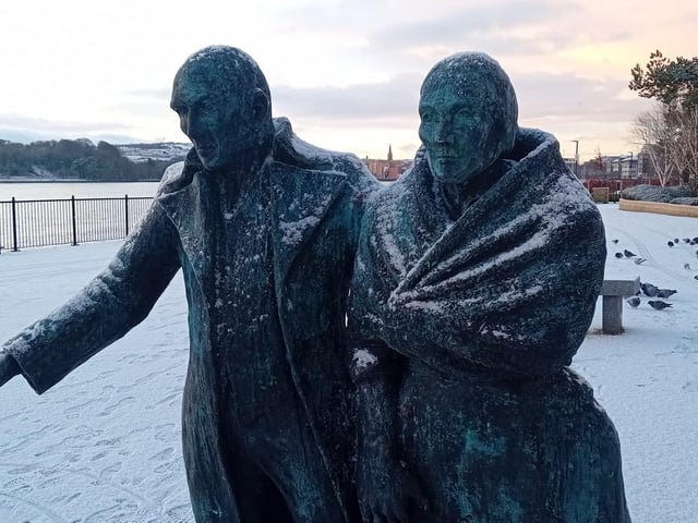 With the cold weather continuing Derry woke to a blanket of white on Thursday morning and the riverfront took on the aspect of a winter wonderland.