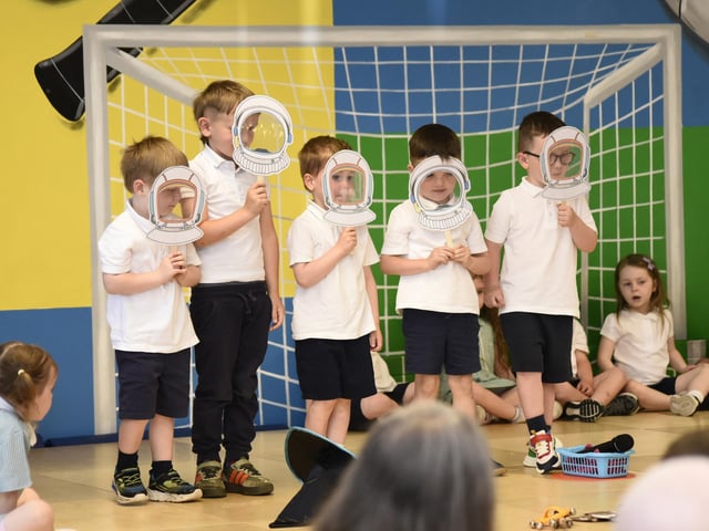 Glendermott Nursery Graduation Day Show : Glendermott Graduation Day.