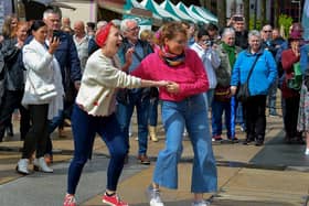 Dancing in the sunshine in Guildhall Square during Derry’s Jazz Festival Weekend.  Photo: George Sweeney.  DER2318GS – 02