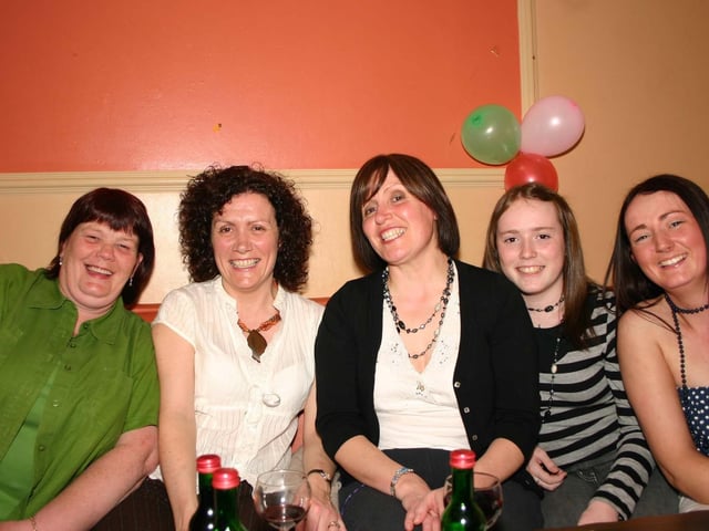 Left right Kathleen Jacqueline, Eileen , Lauren and Annie Marie. 3862/dd : Parties and celebrations across Derry in May 2006.