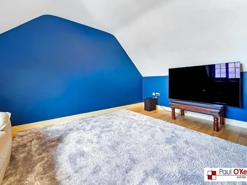 Stunning six bed, five bath property for sale in Victoria Gate
