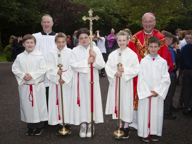Bishop Donal McKeown and Fr. O’Donnell pictured with the Altar Servers from St. Brigid’s Primary School before last week’s Thanksgiving Mass. (Photos: Jim McCafferty Photography)