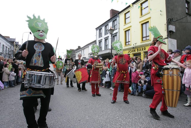 Rodden's Backyard Carnival Group. (1803C42) : St Patrick's Day Buncrana 2005.