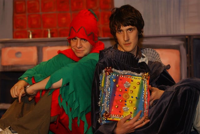 Derry nativities and Christmas shows from December 2003