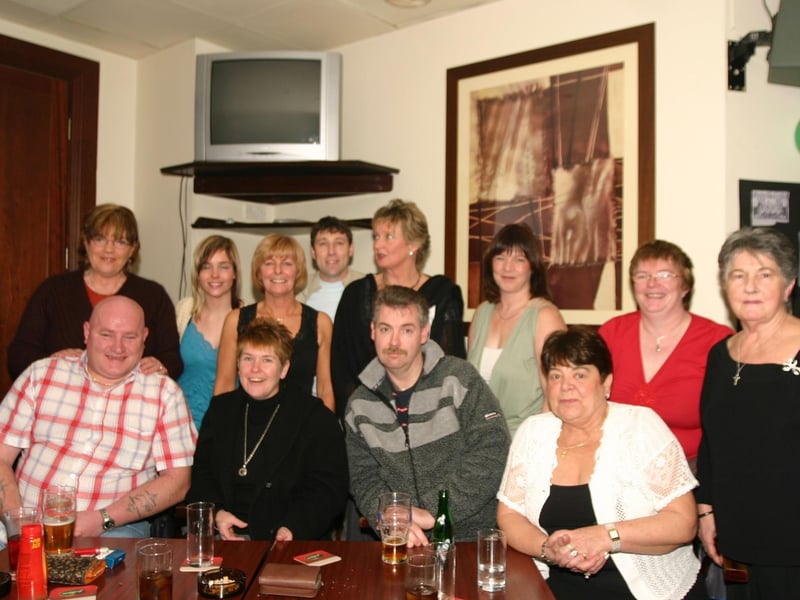 Therese Lynch pictured centre back with a group of friends at her surprise party in Pitchers HAVING A GREAT TIME. 908/dd