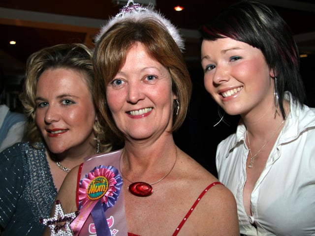 Deirdre Doherty, birthday girl Nuala McDaid, Aisling Morrison 0103JML : Parties and celebrations across Derry in May 2006.