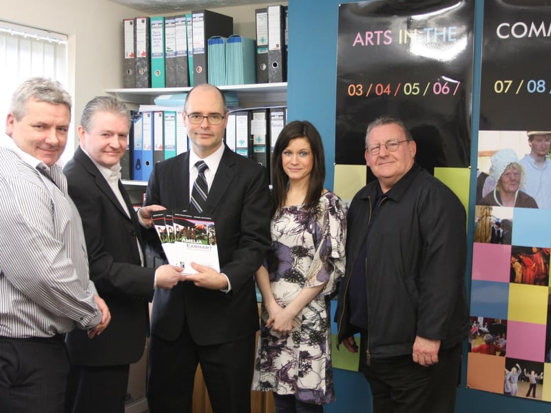 US Consul General Greg Barton (centre), pictured on a visit to the Greater Shantallow Community Arts Centre at Galliagh Park on Thursday afternoon. He is pictured with, from left, Oliver Green, Director, Earhart Festival 2013, Joe Campbell, Artist-in-Residence, Greater Shantallow Community Arts, Louise Hughes, Manager, GSCA and Councillor Tony Hassan. 1804JM93
